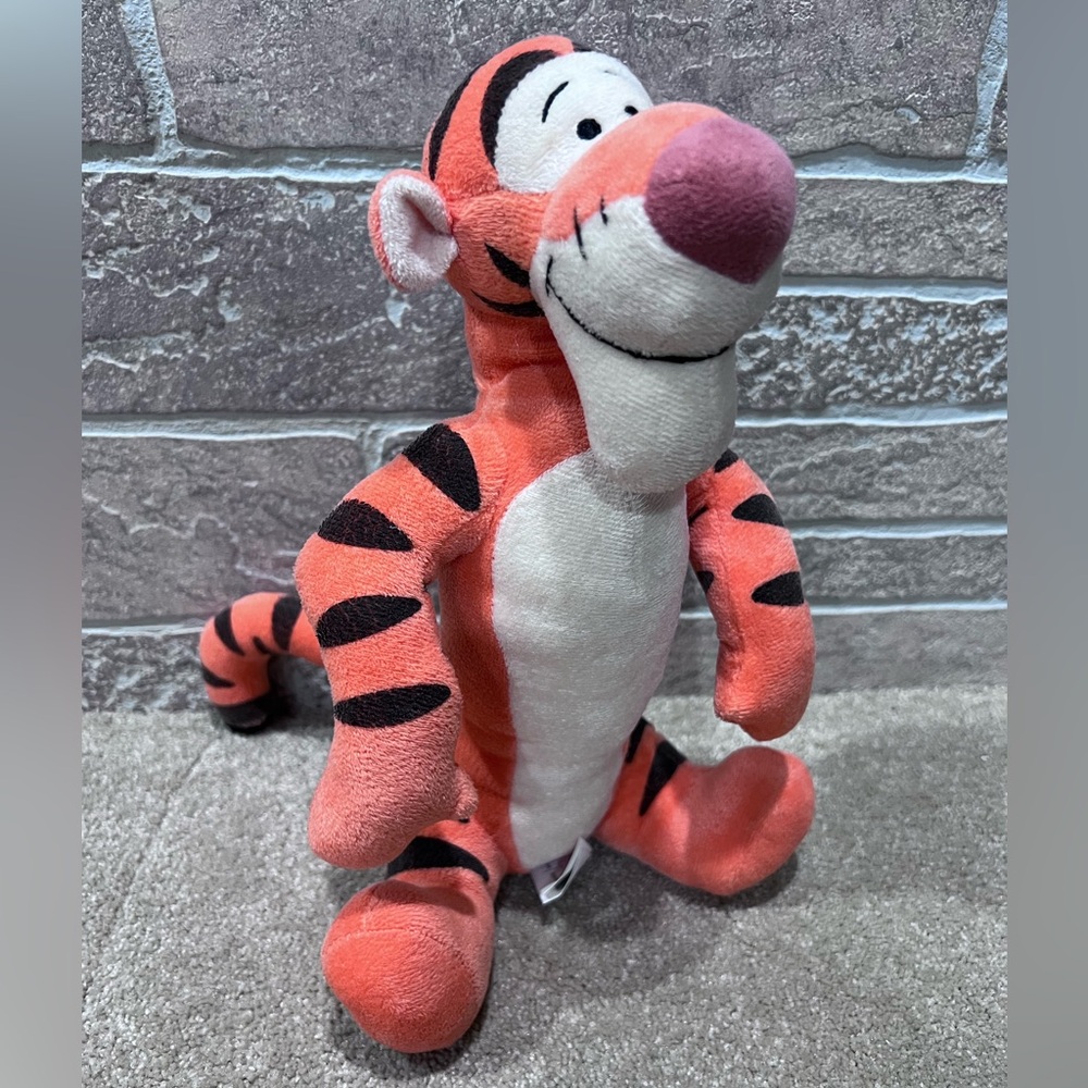 EUC!! Disney Brand 10" Inches Tigger Super Soft Plush from Winnie the Pooh